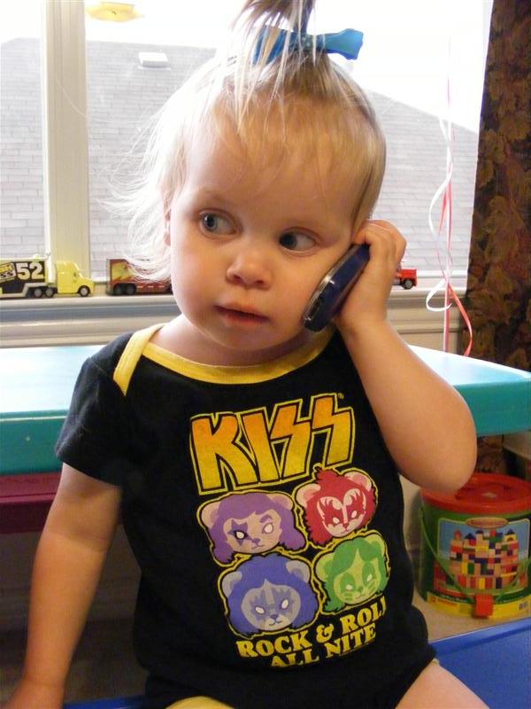 Jess_KissPhone (3).JPG - Yo, what up?